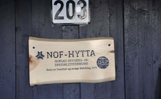 Dørskilt for Norges offisers- og spesialistforbund