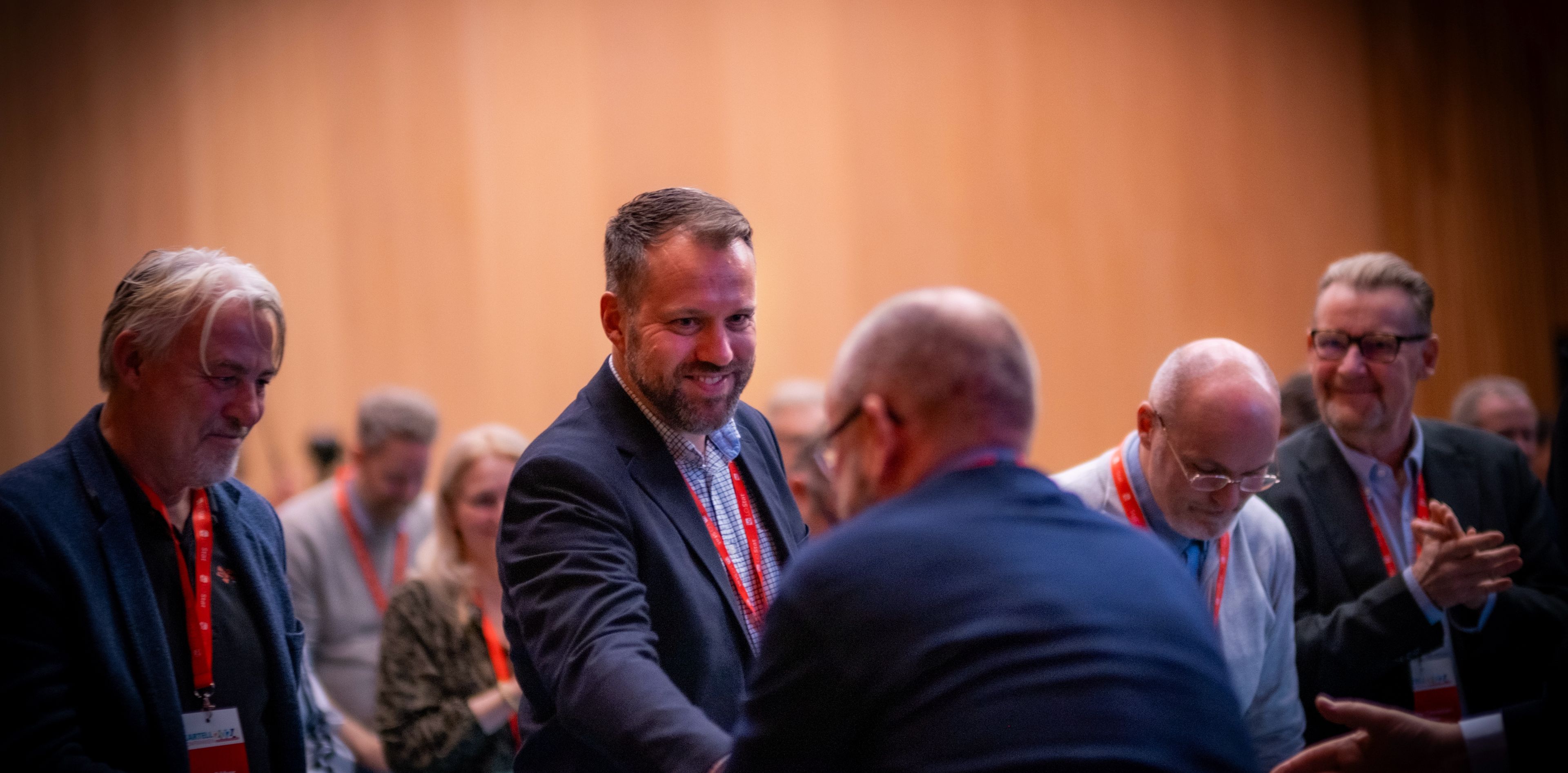 Nyvalgt nestleder i LOstat blir gratulert