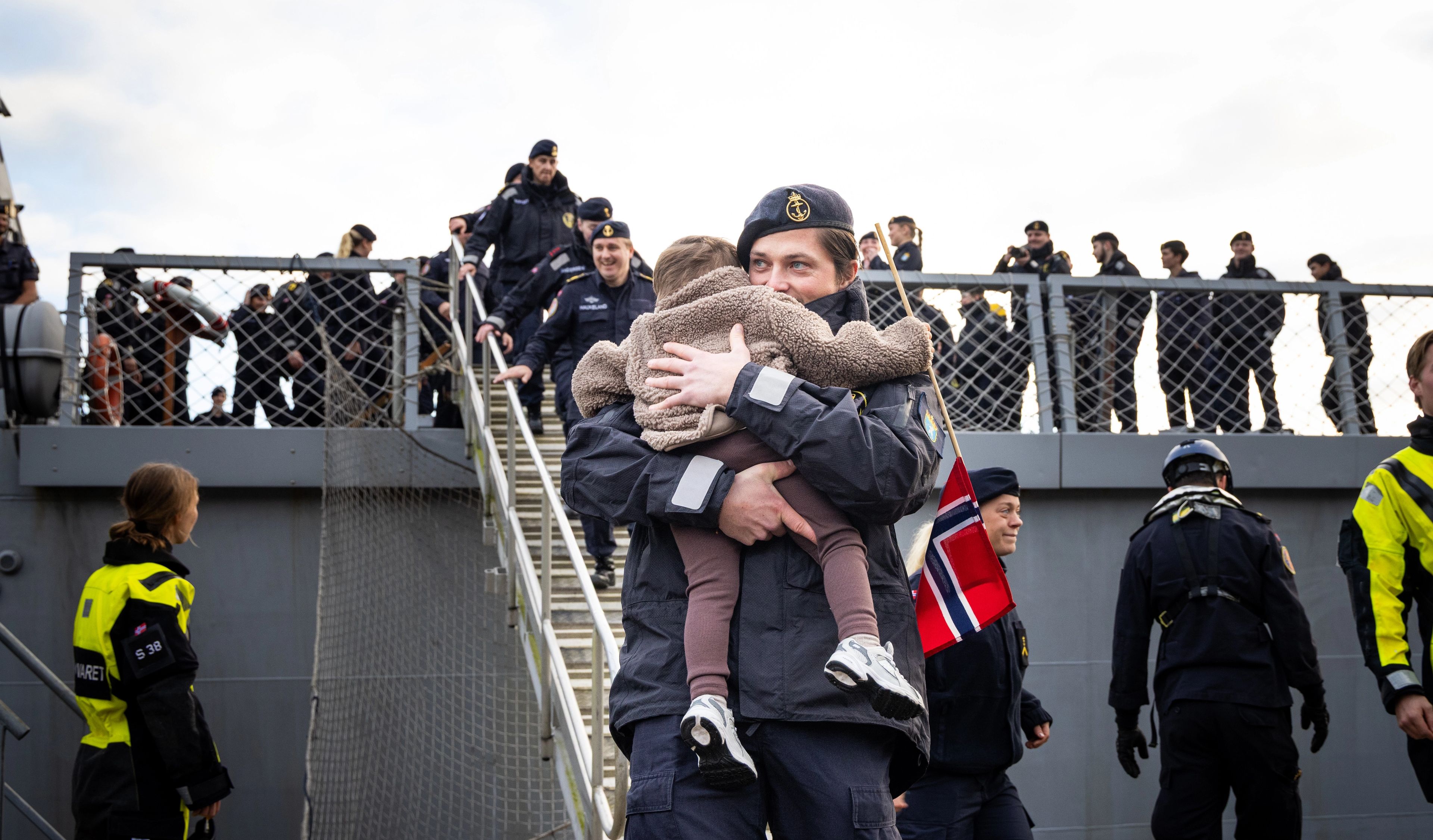 Familiebilde etter hjemkomst fra utenlandsstjeneste