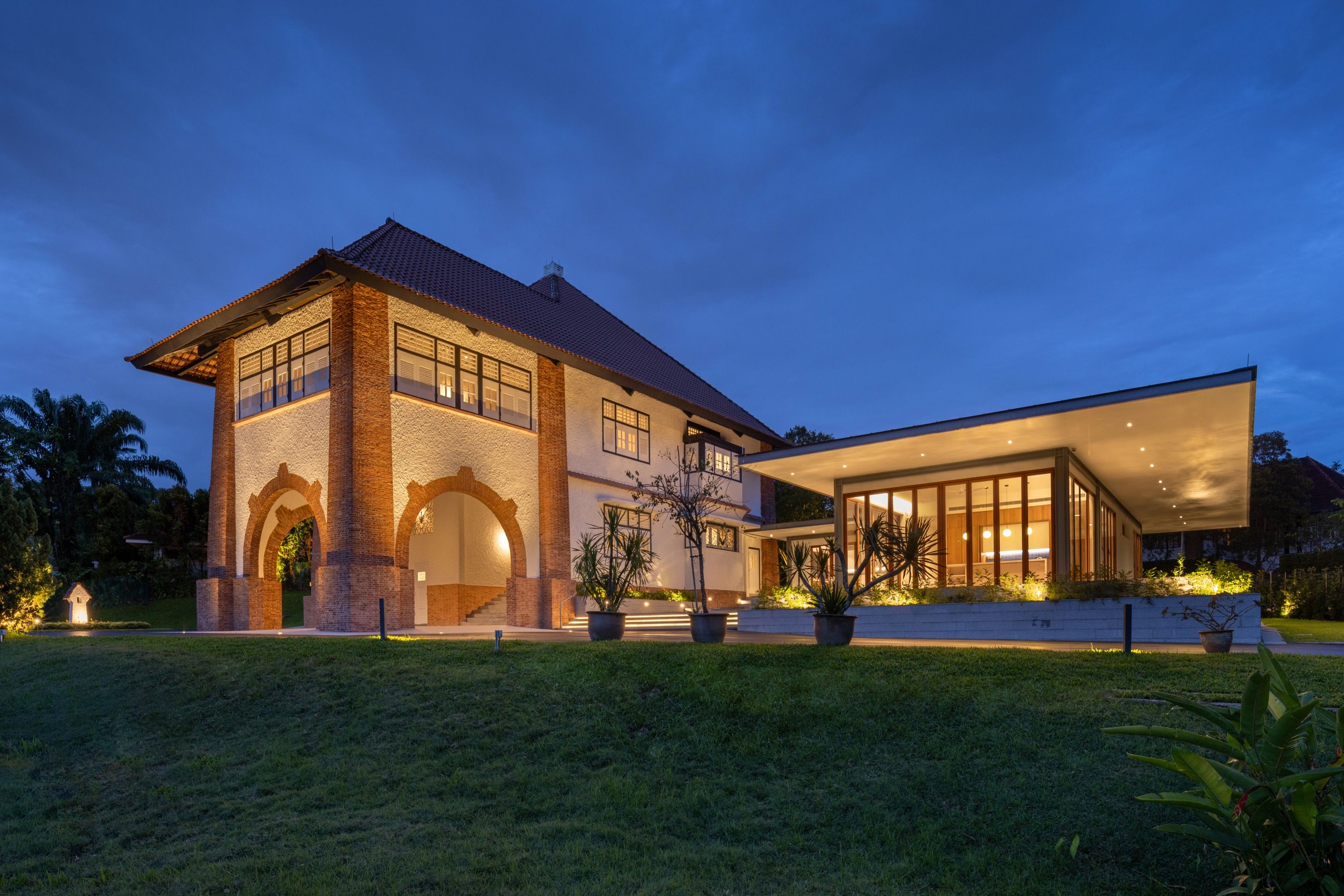 House in Tanglin Planning Area by RichardHO Architects