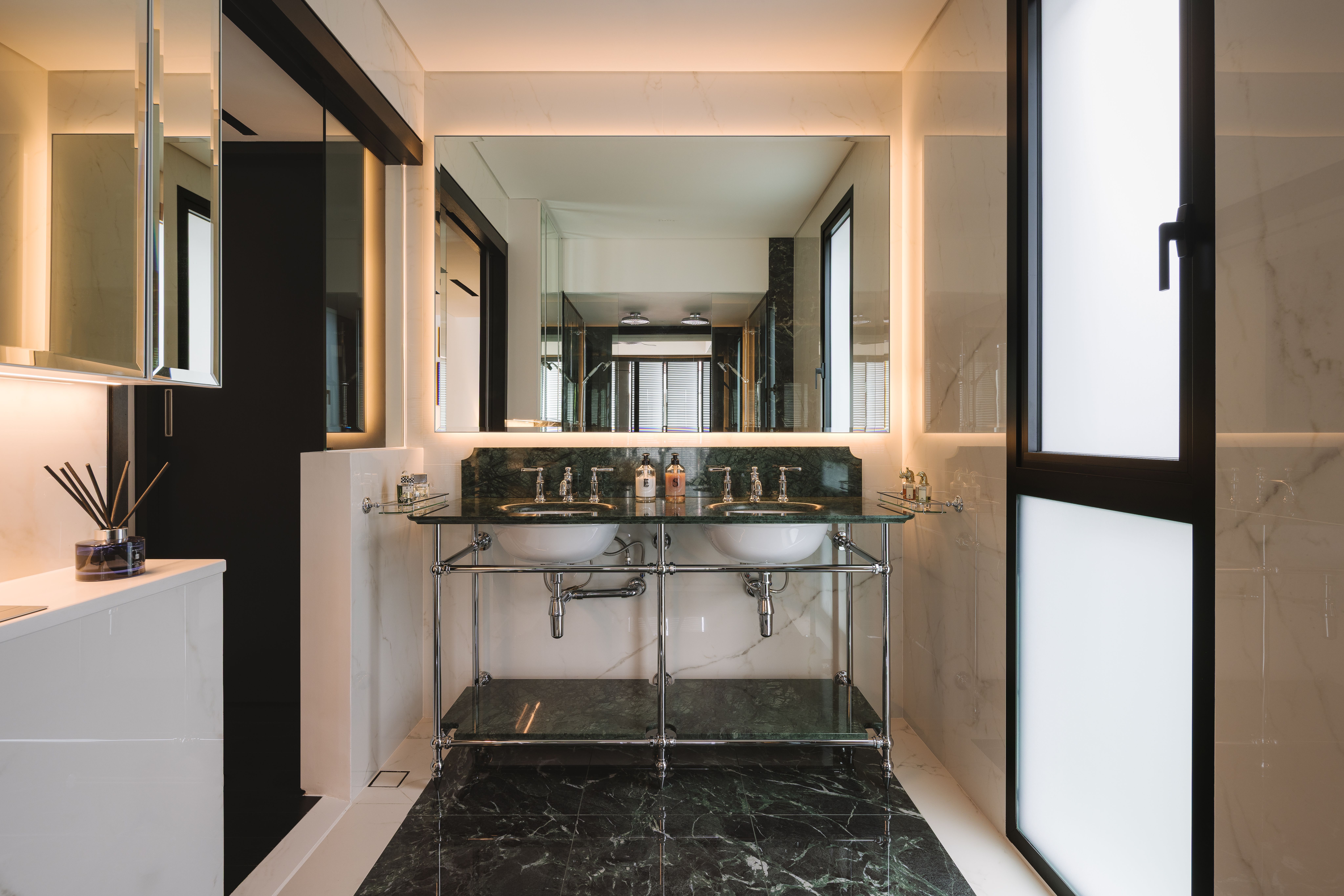 136 Carpmael Road by RichardHO Architects