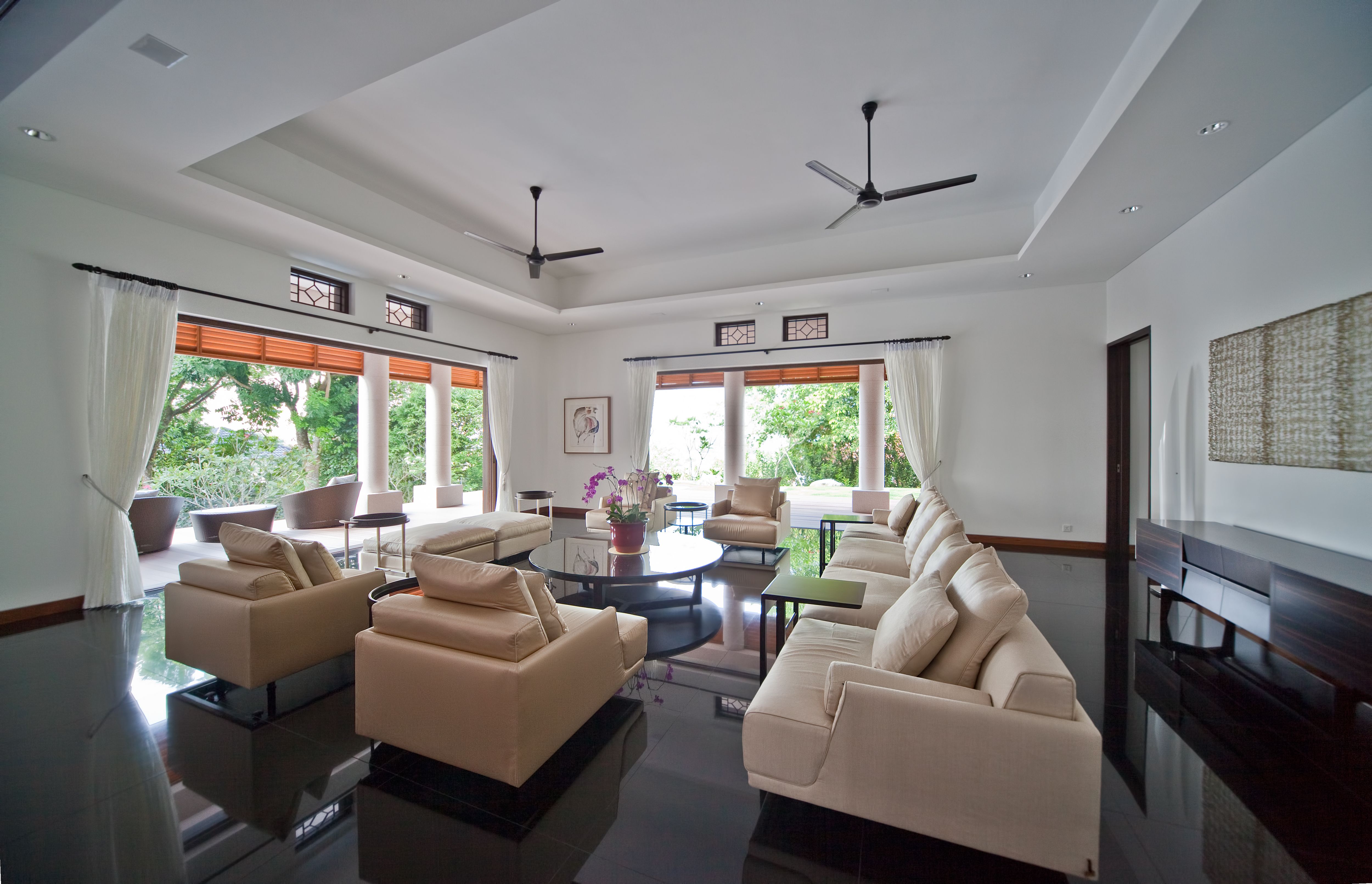 28 Fourth Avenue by RichardHO Architects