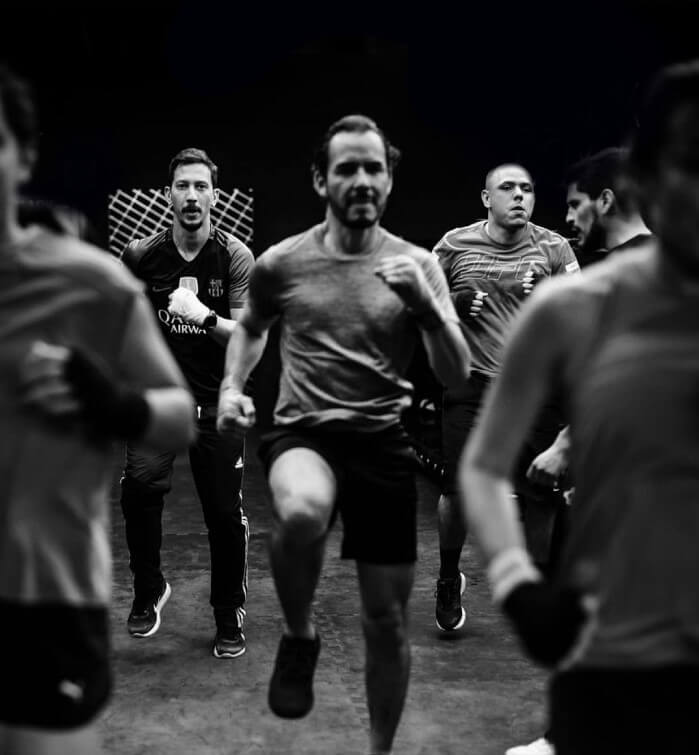 Grupo entrenando