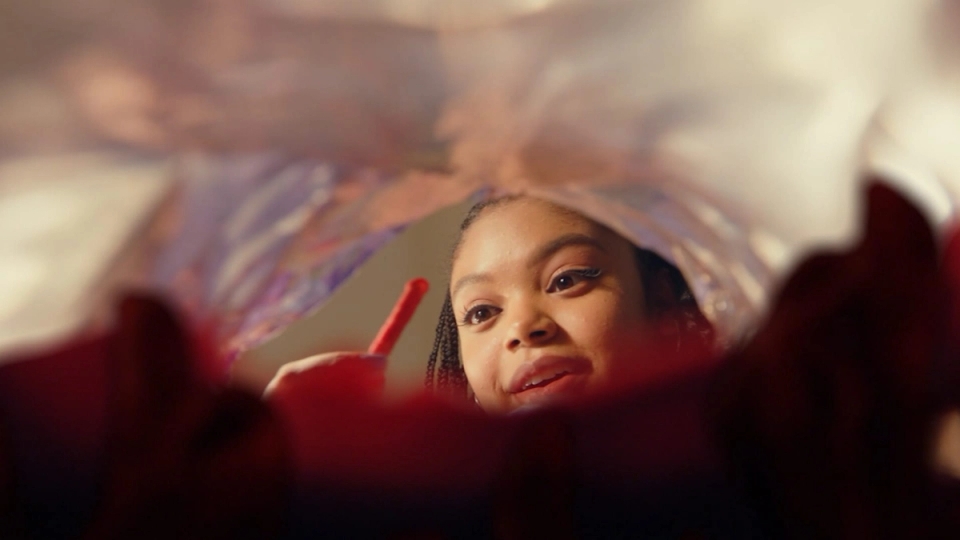 takis15_Tom_Brown_still-2