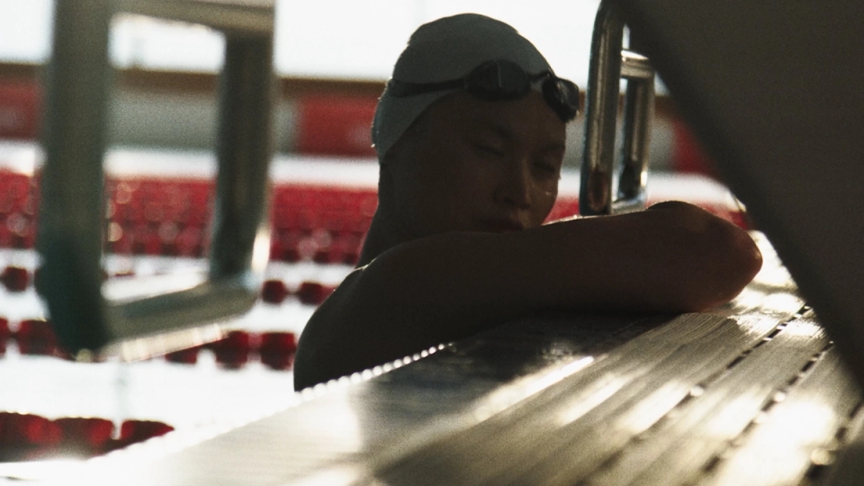 SPORTCHEK_DC_Stef_Szary_still-3
