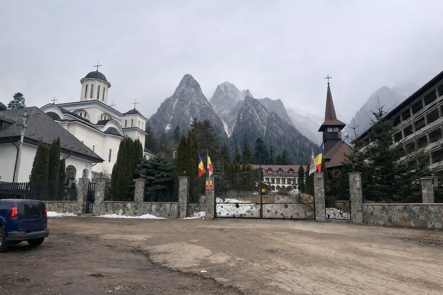 Caraiman Monastery above Bușteni