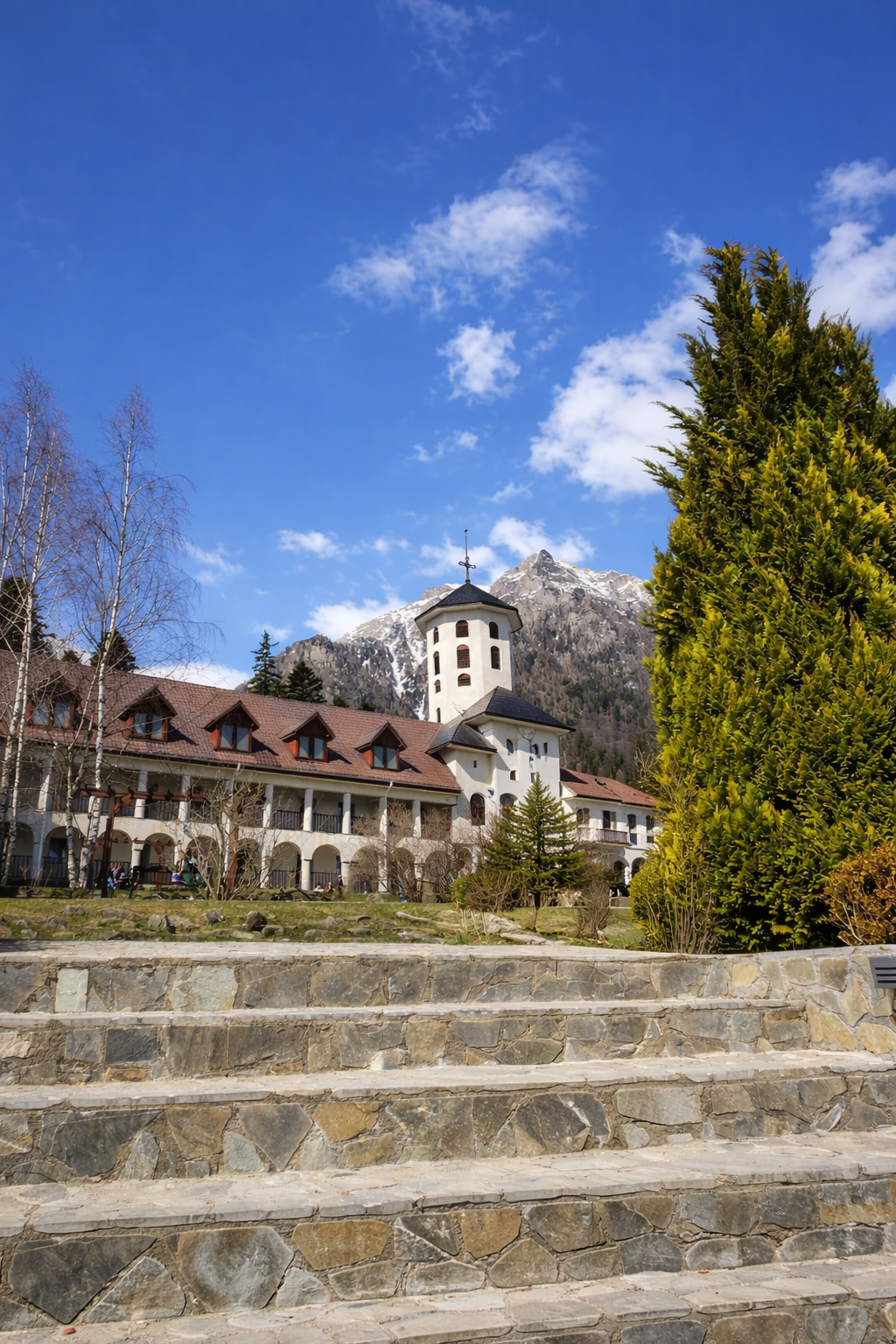 Caraiman Monastery above Bușteni