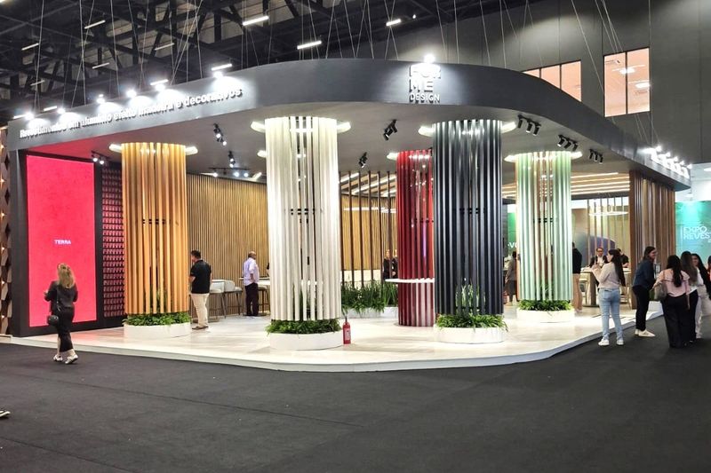 Tecnofeal prestigia parceira ForMe Design na Expo Revestir 2026 e participa da instalação do estande que marca collab com a Pininfarina