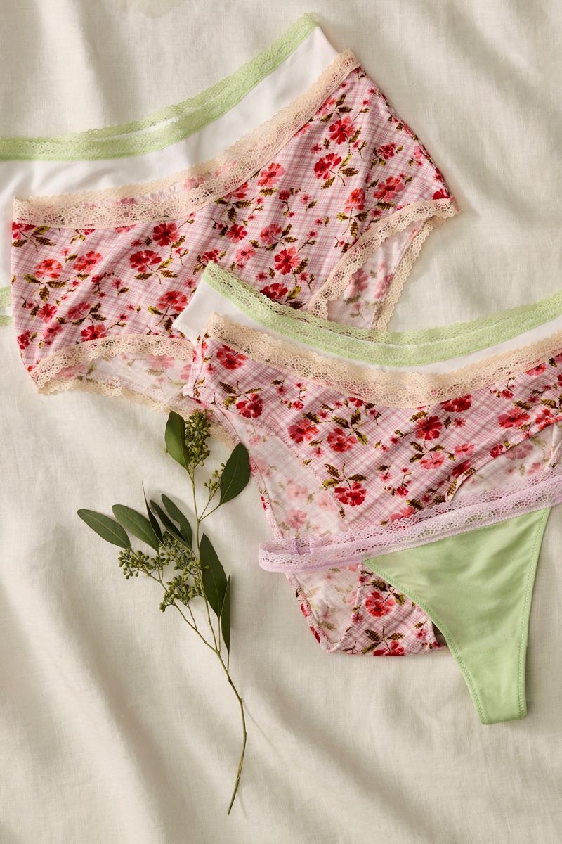 Intimates, photograph 5