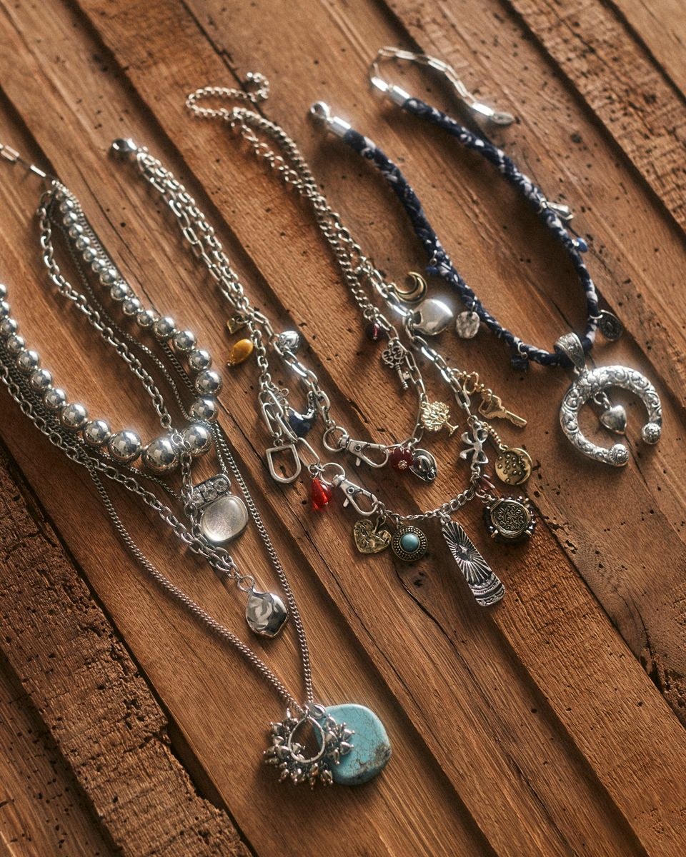 Jewelry, photograph 16