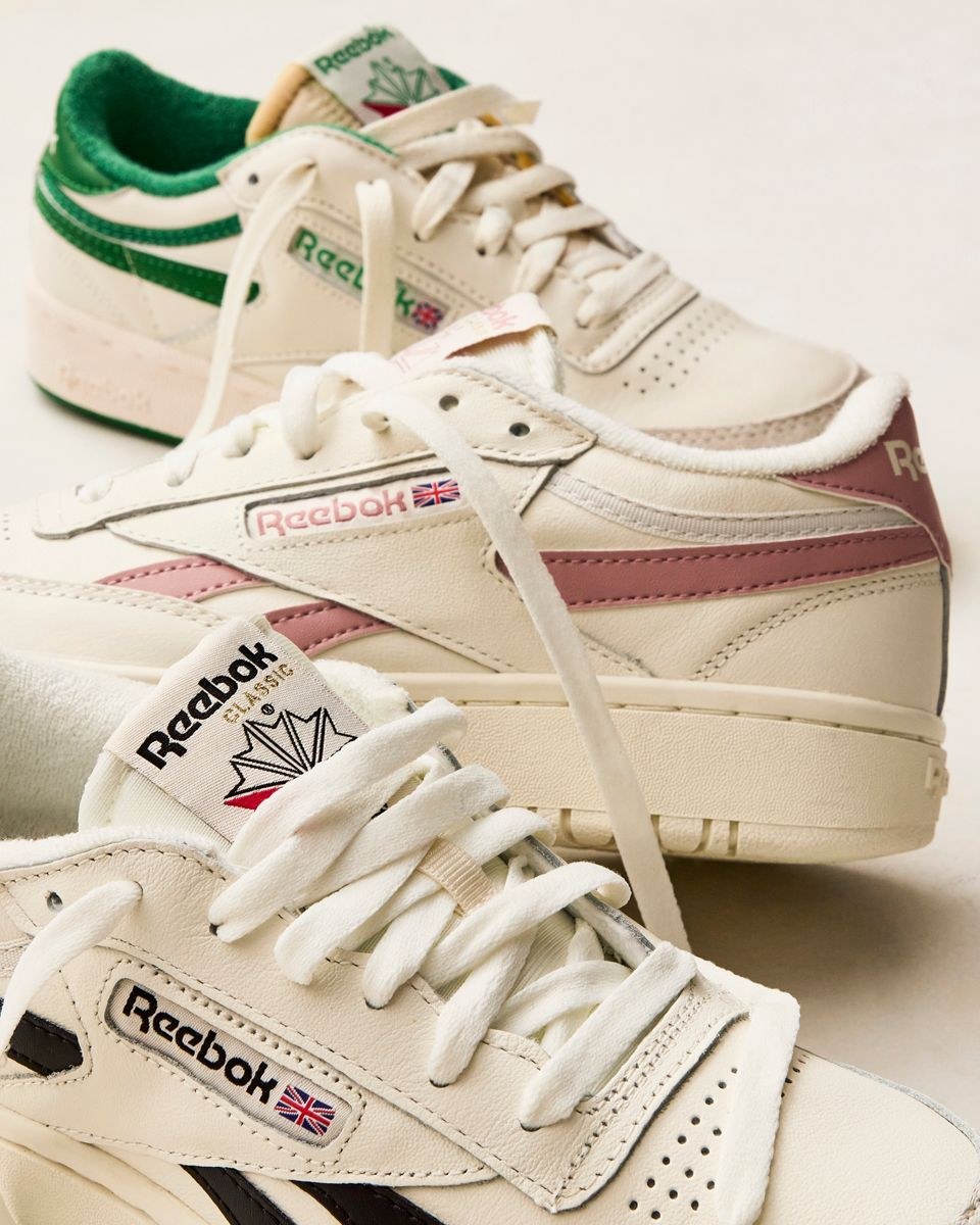 Footwear, photograph 3