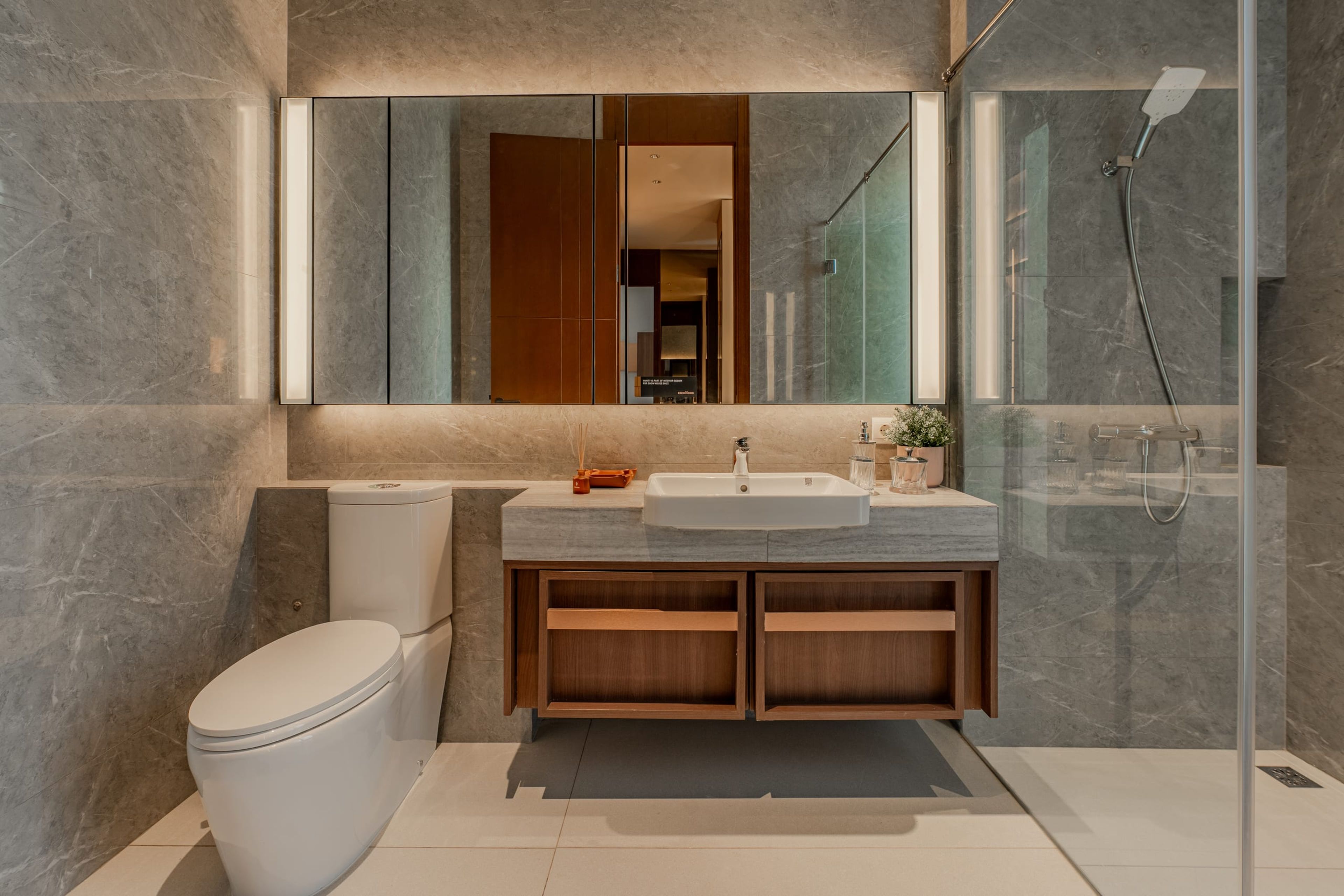 Kota Wisata Show House — 28
