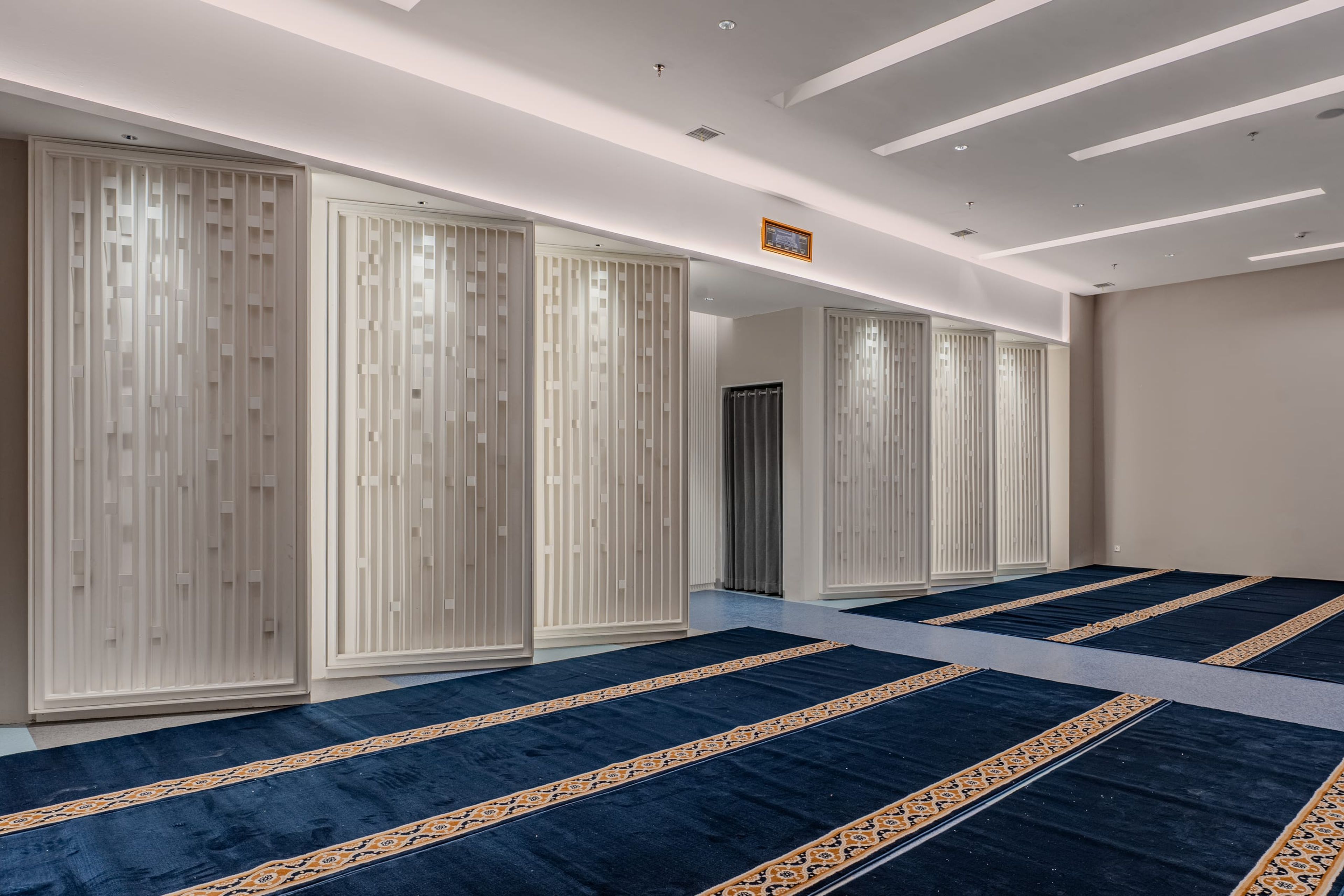 Living World Grand Wisata — 32