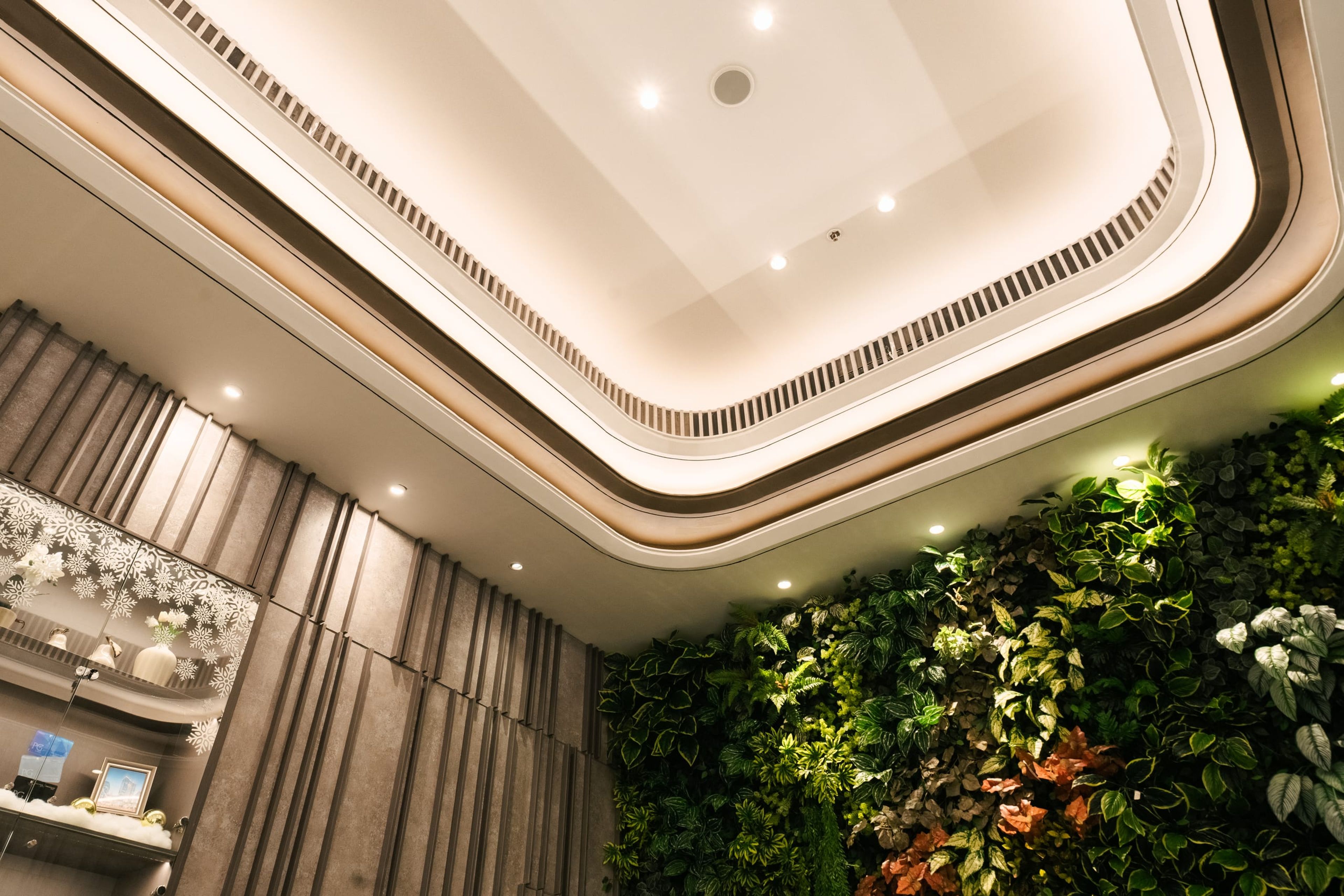 PG Lounge — 7
