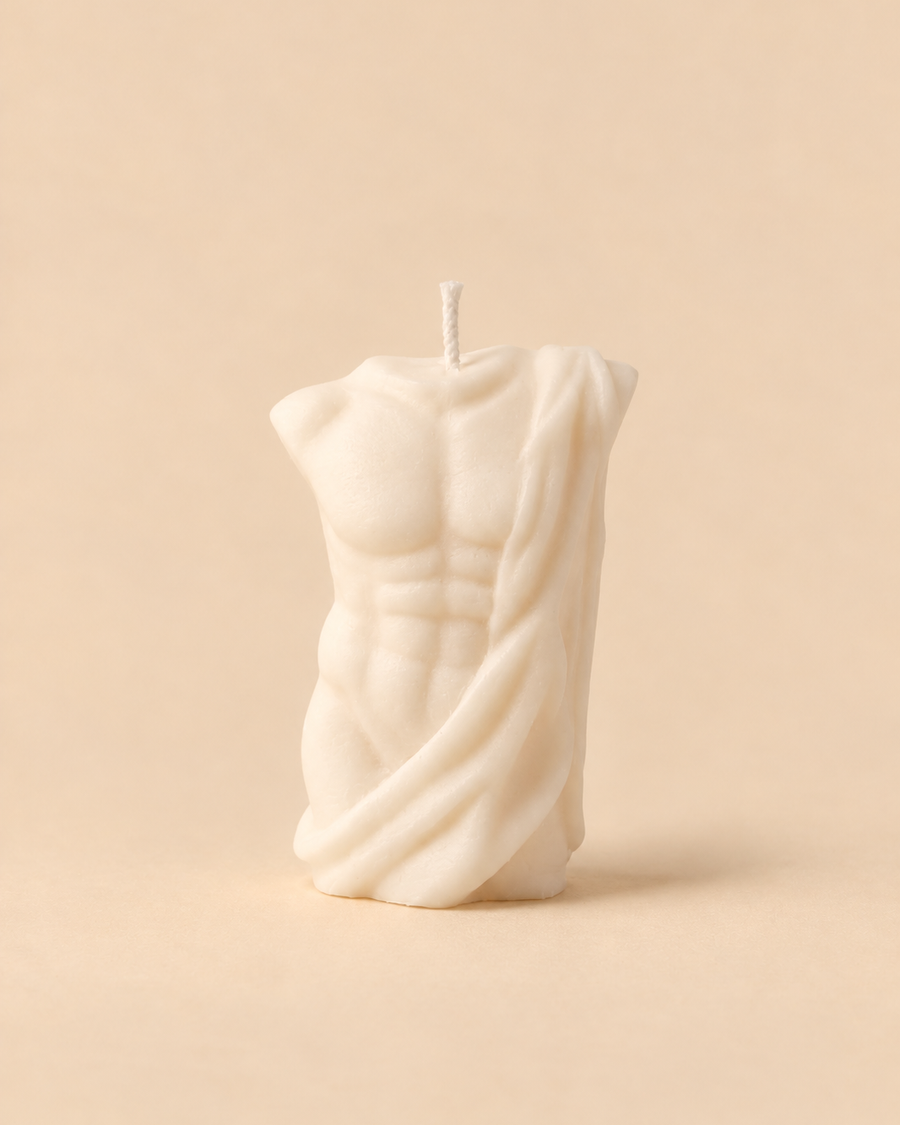 Velas em forma de torso masculino