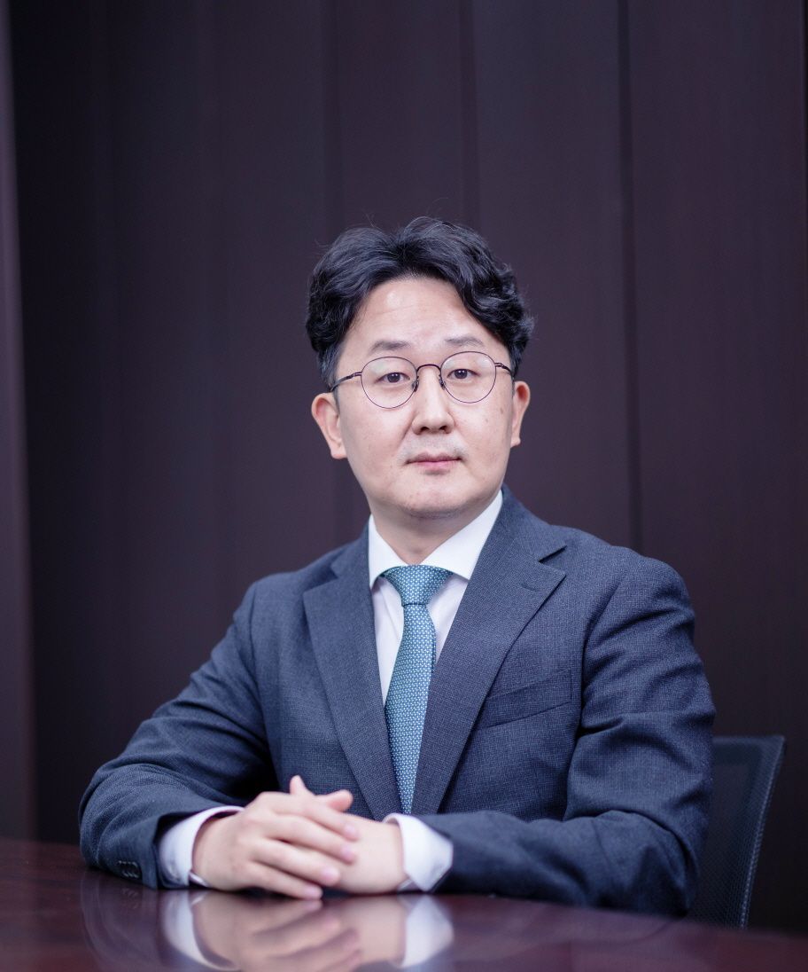 상간녀소송, 합법적인 증거수집으로 손해배상 청구해야