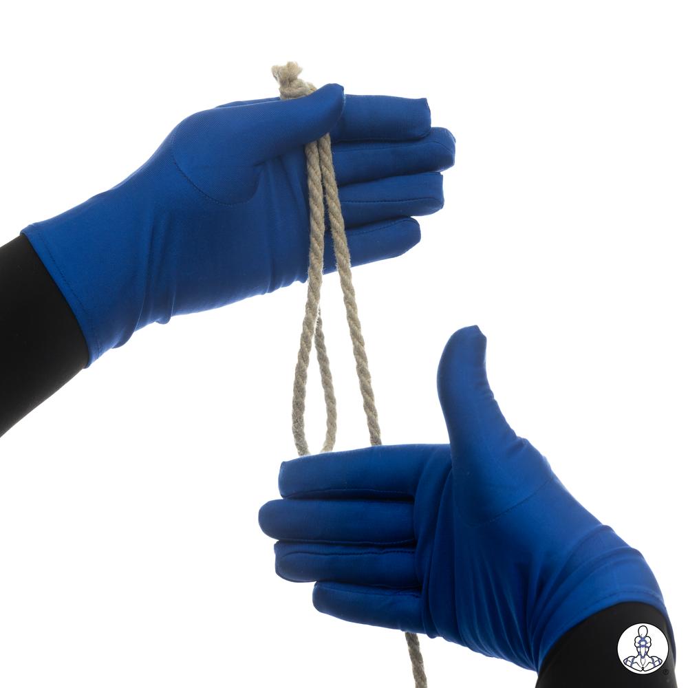 12.  Pour faire une boucle tournée vers l'intérieur, place tes doigts à l'intérieur de la mèche (du côté le plus proche de ton corps).