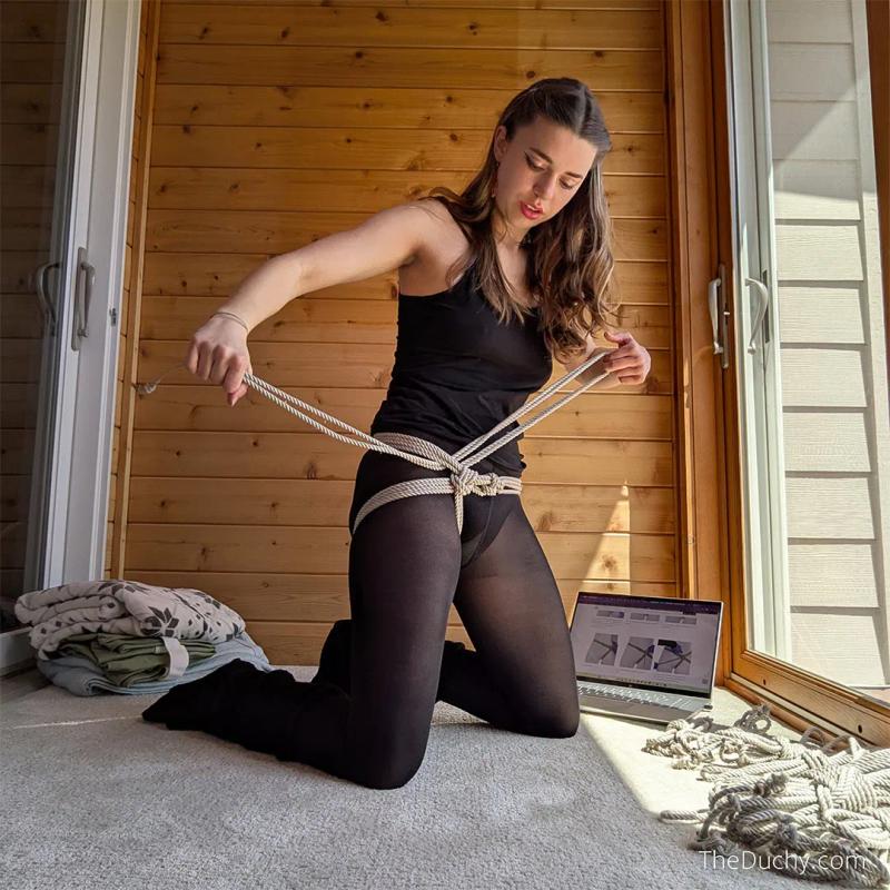 The art of the self-tie