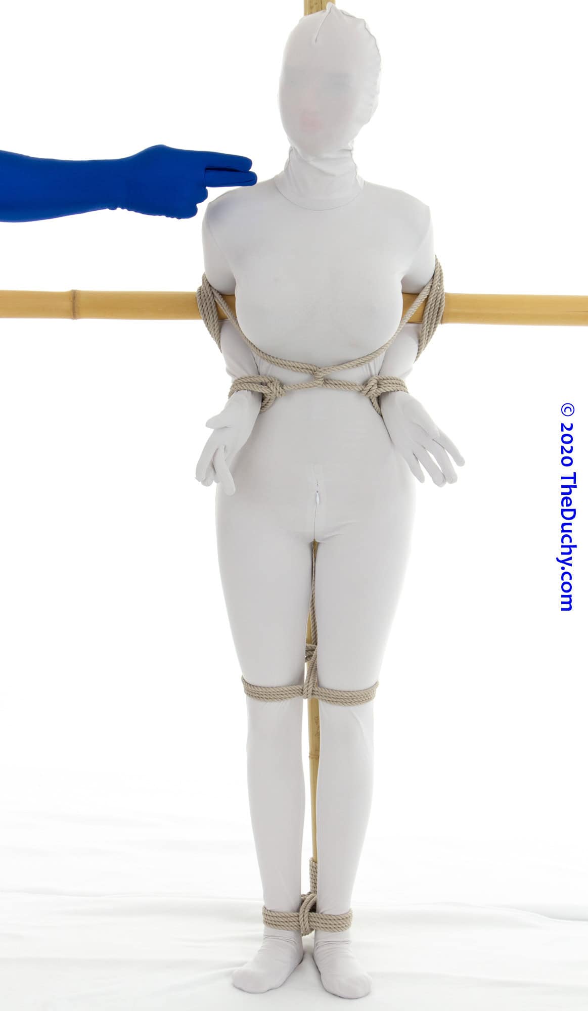 10.	I didn’t do this in this example, but you could leash your partner to the upright with a rope collar, using a [SC ⑥] or [SC ⑦] approach.