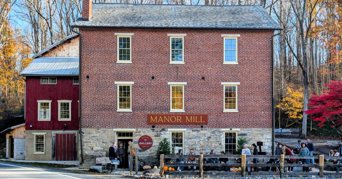 manor-mill.com logo