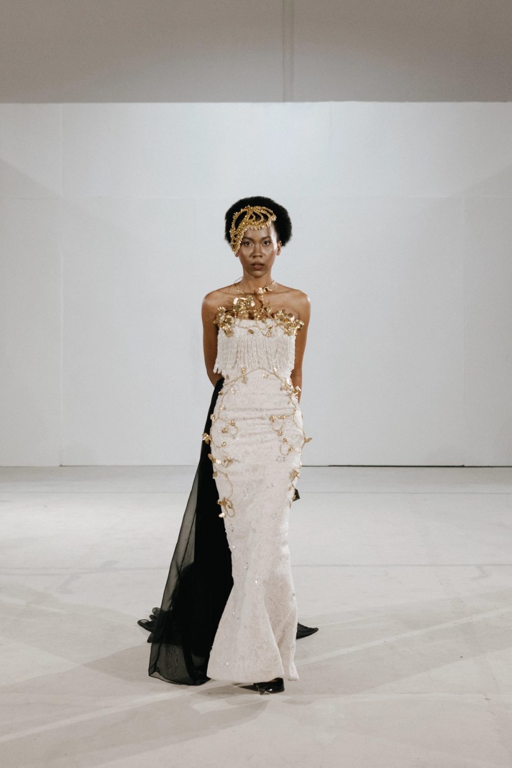 Show 01, look 1