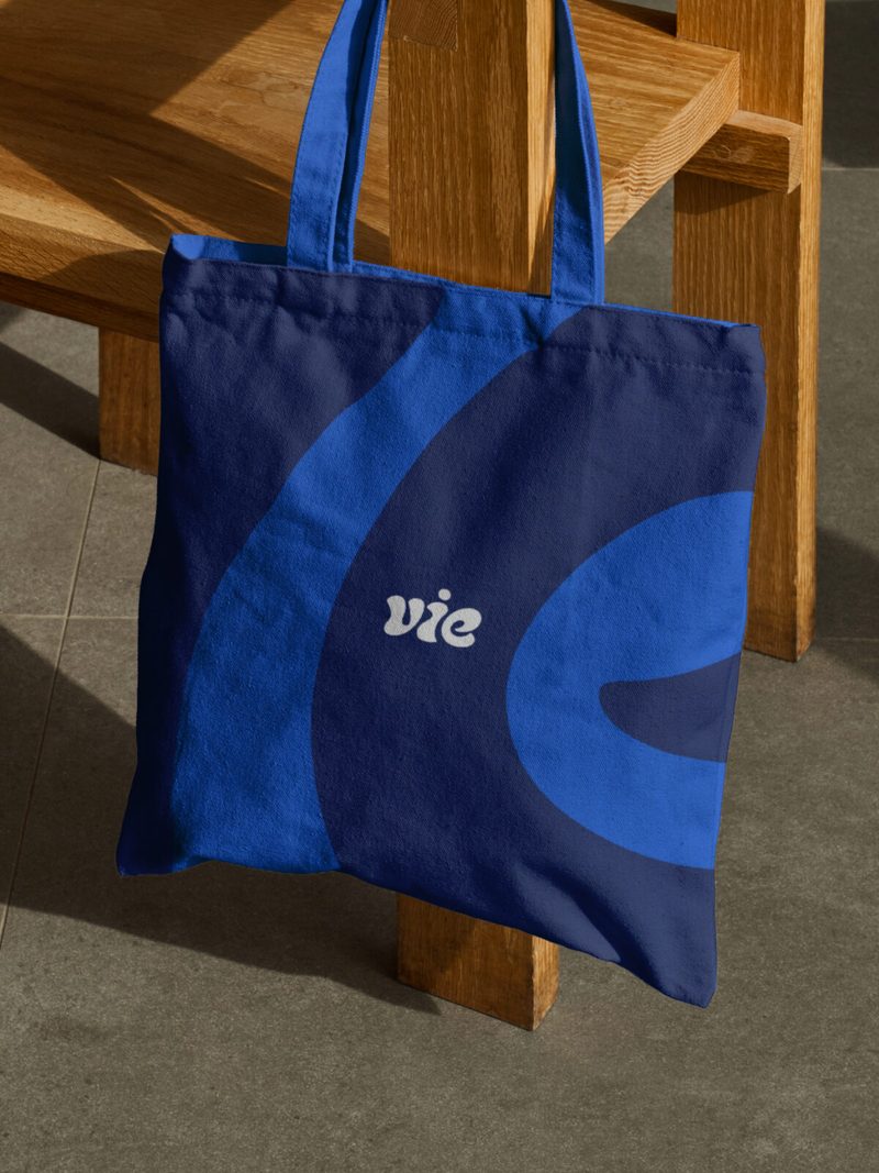 Tote bag