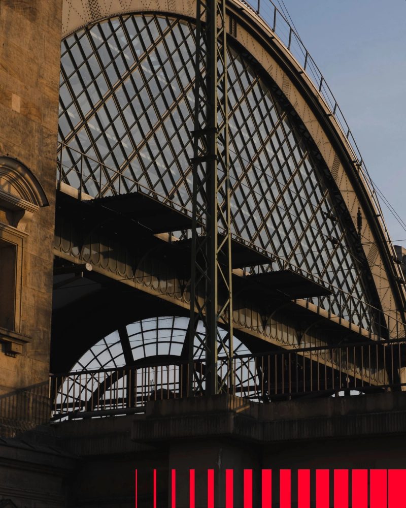 Station architecture with progress bars