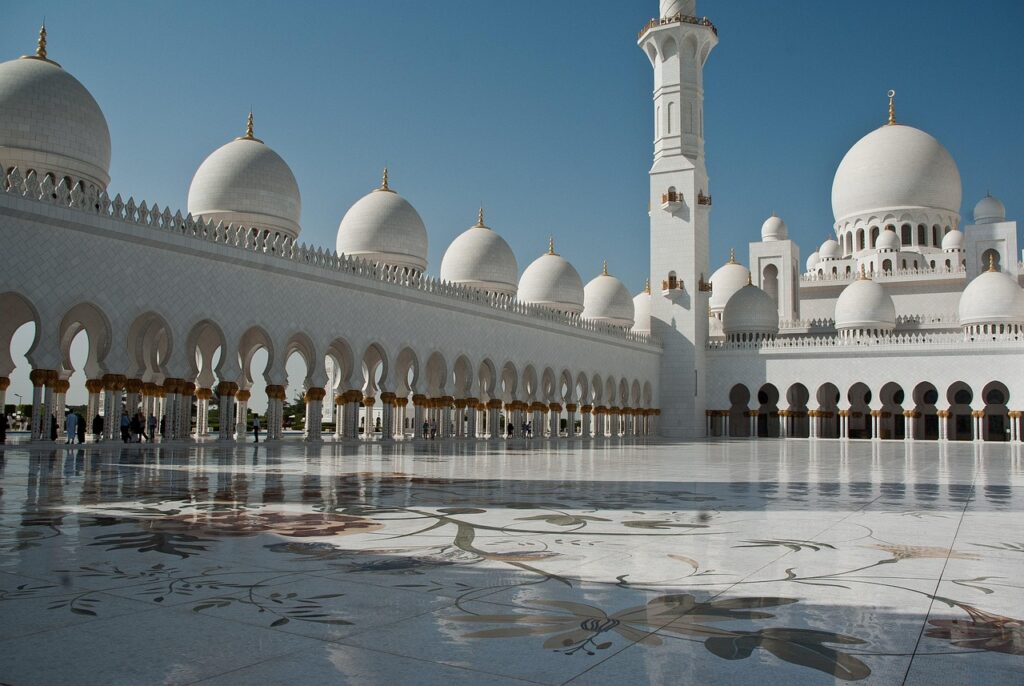 Abu Dhabi, Abu Dabi czy Abu Zabi – która nazwa jest poprawna?