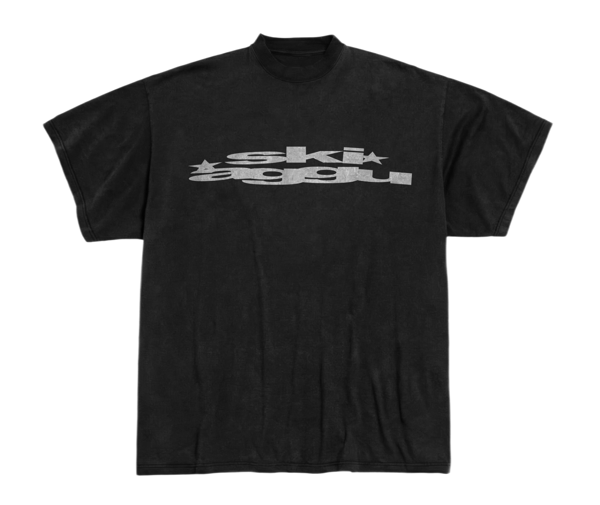 Distorted silver "ski aggu" lettering flanked by two stars on the chest of a black T-shirt.