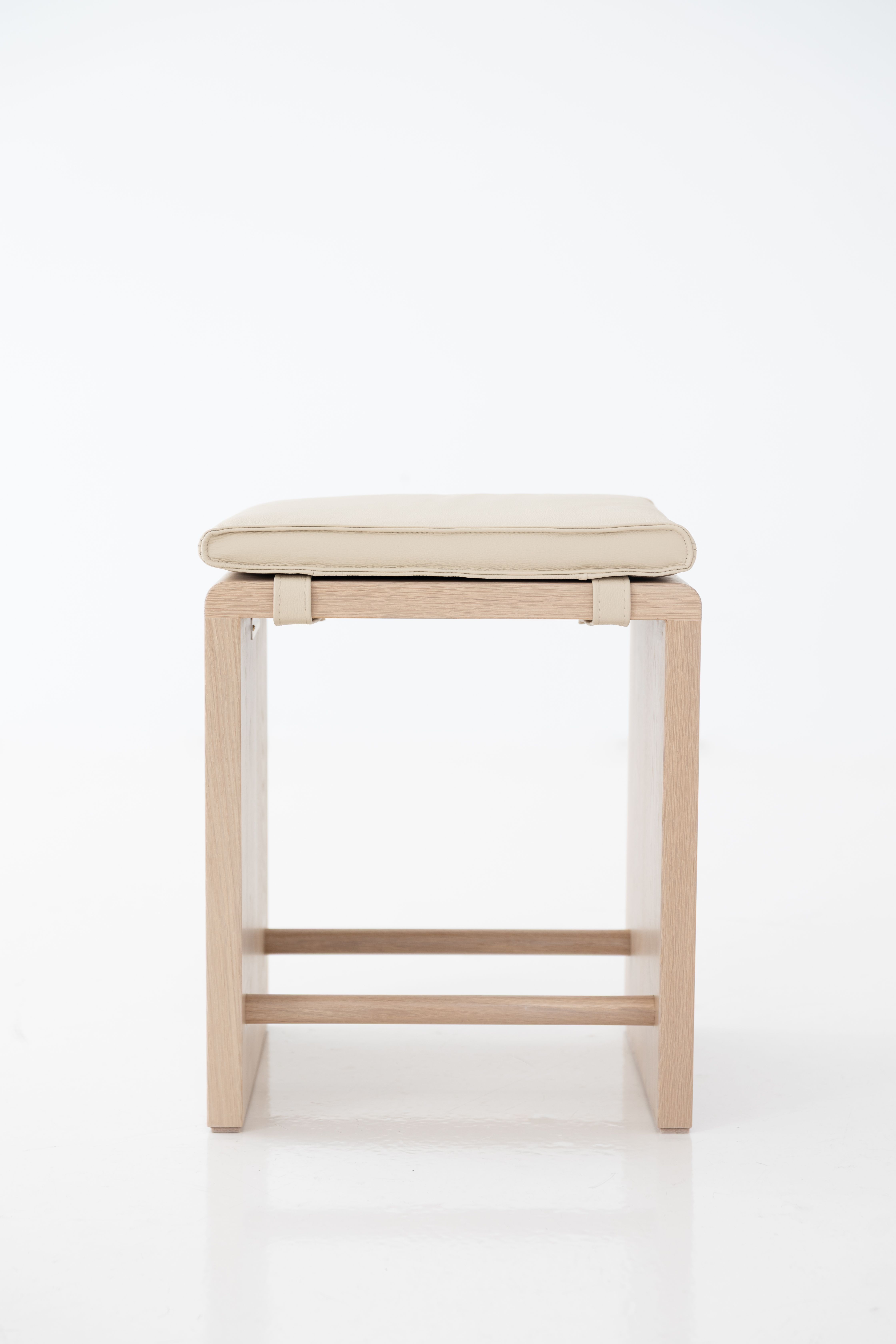 Sova Stool Stool