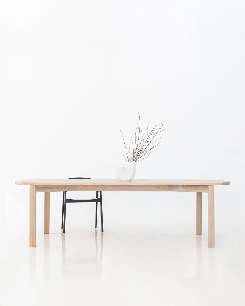 Arquer Oval Table Oval Dining Table