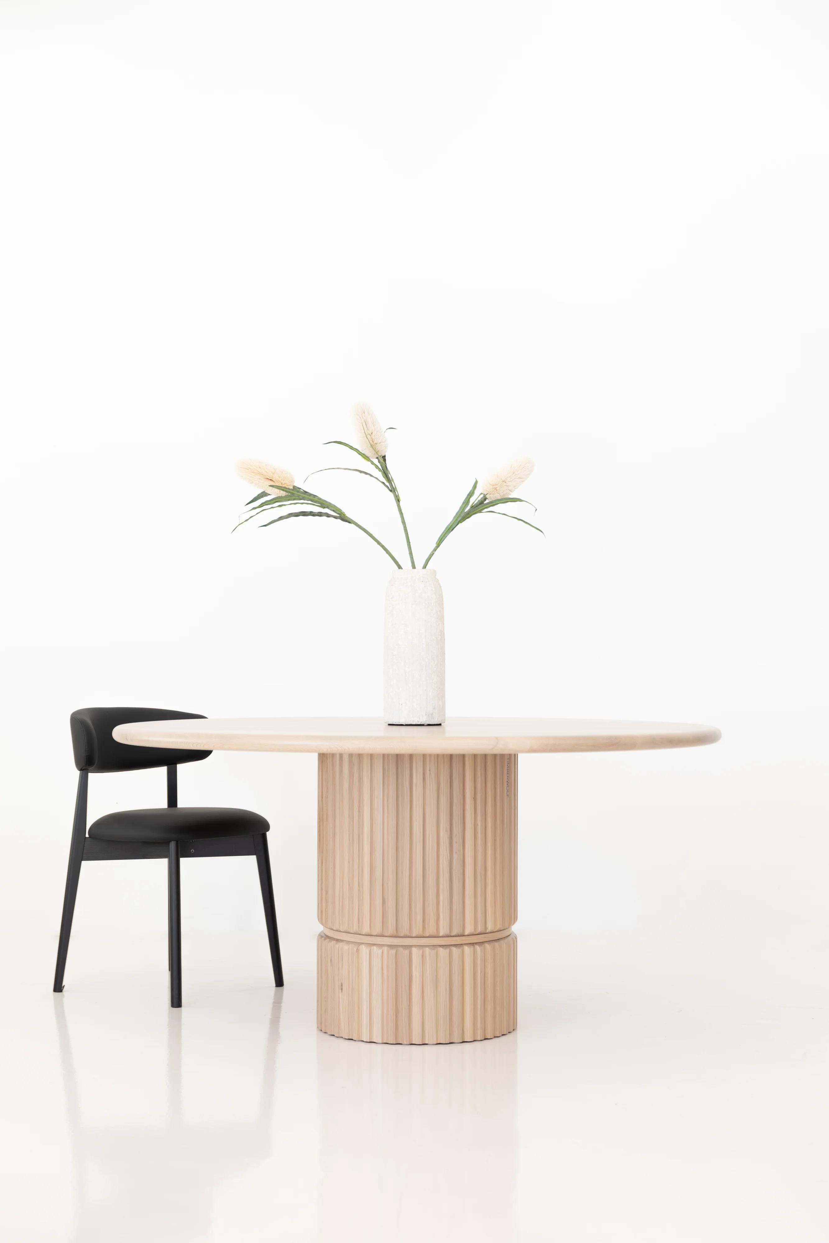 Esto Round Table Round Dining Table