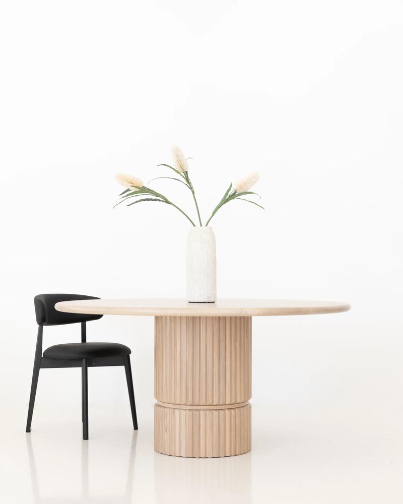 Esto Round Table Round Dining Table