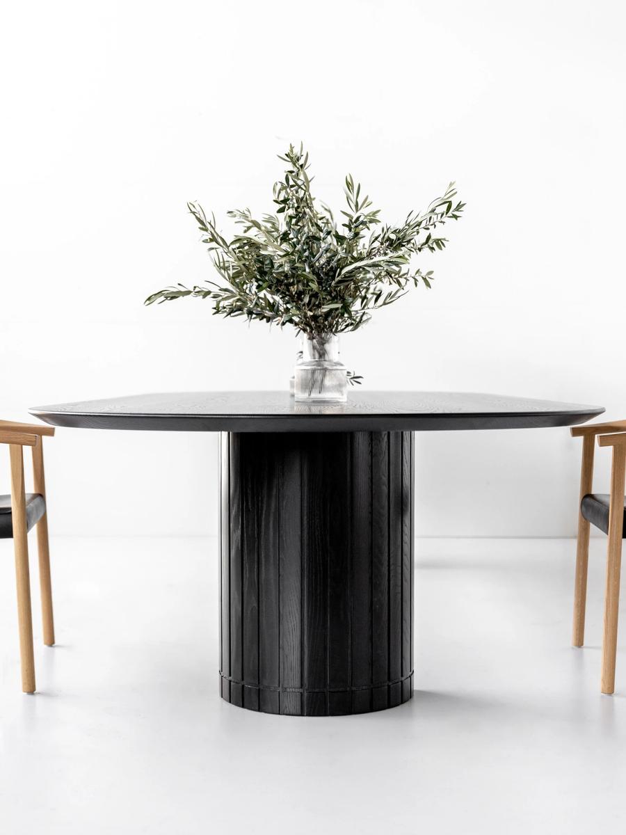 American Oak Black finish