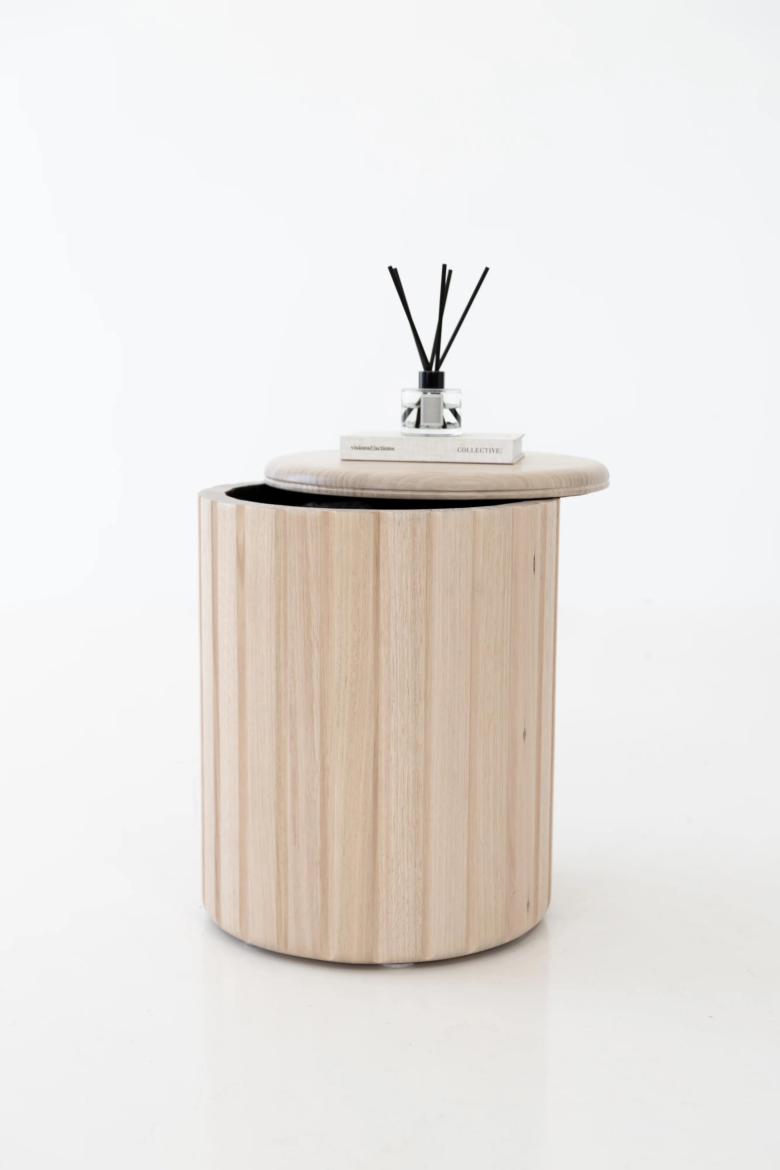 Esto Side Table Side Table