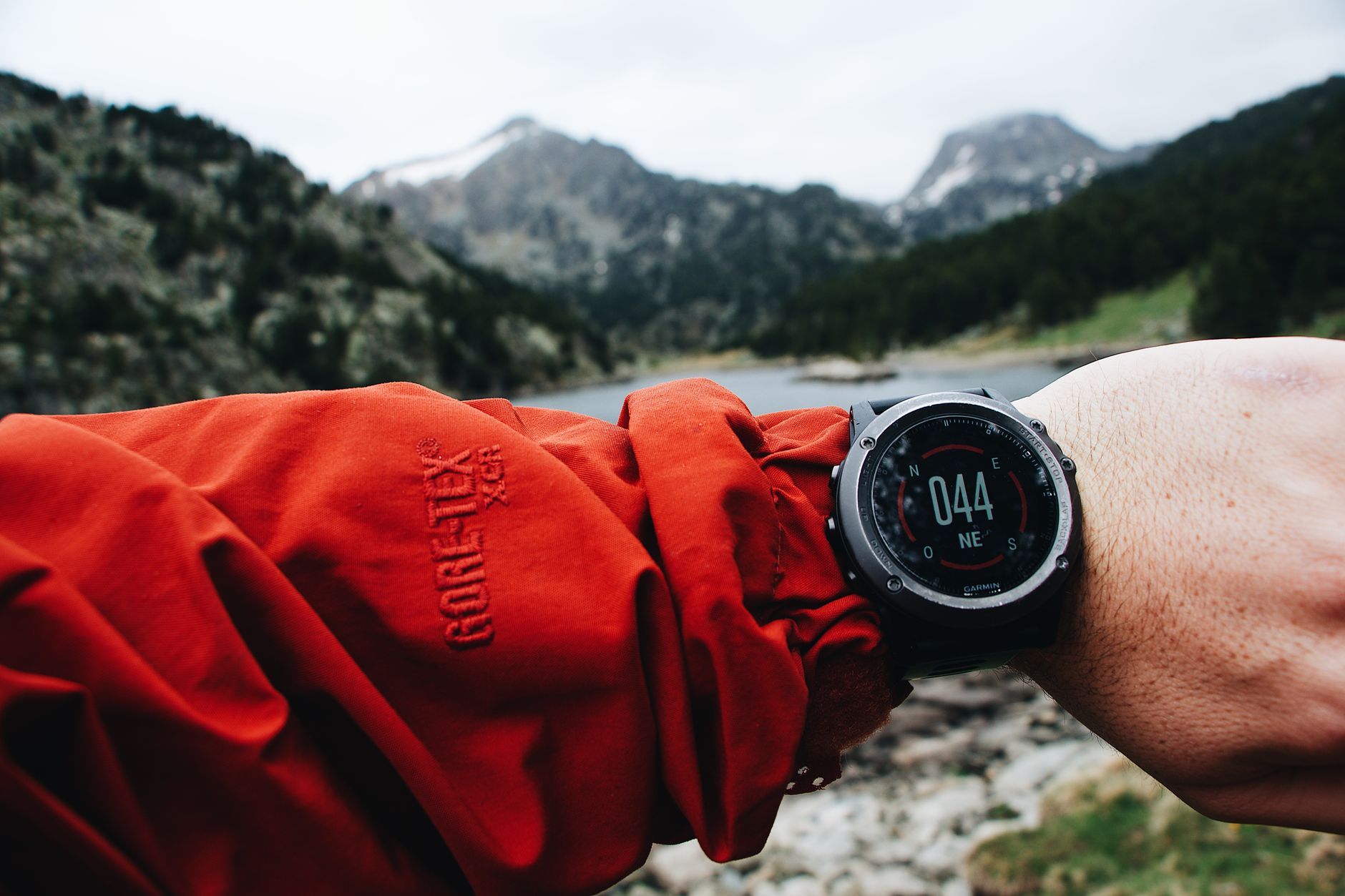 Znikające treningi w Garmin CIRQA. Producent bada błąd przycisku zakończenia aktywności