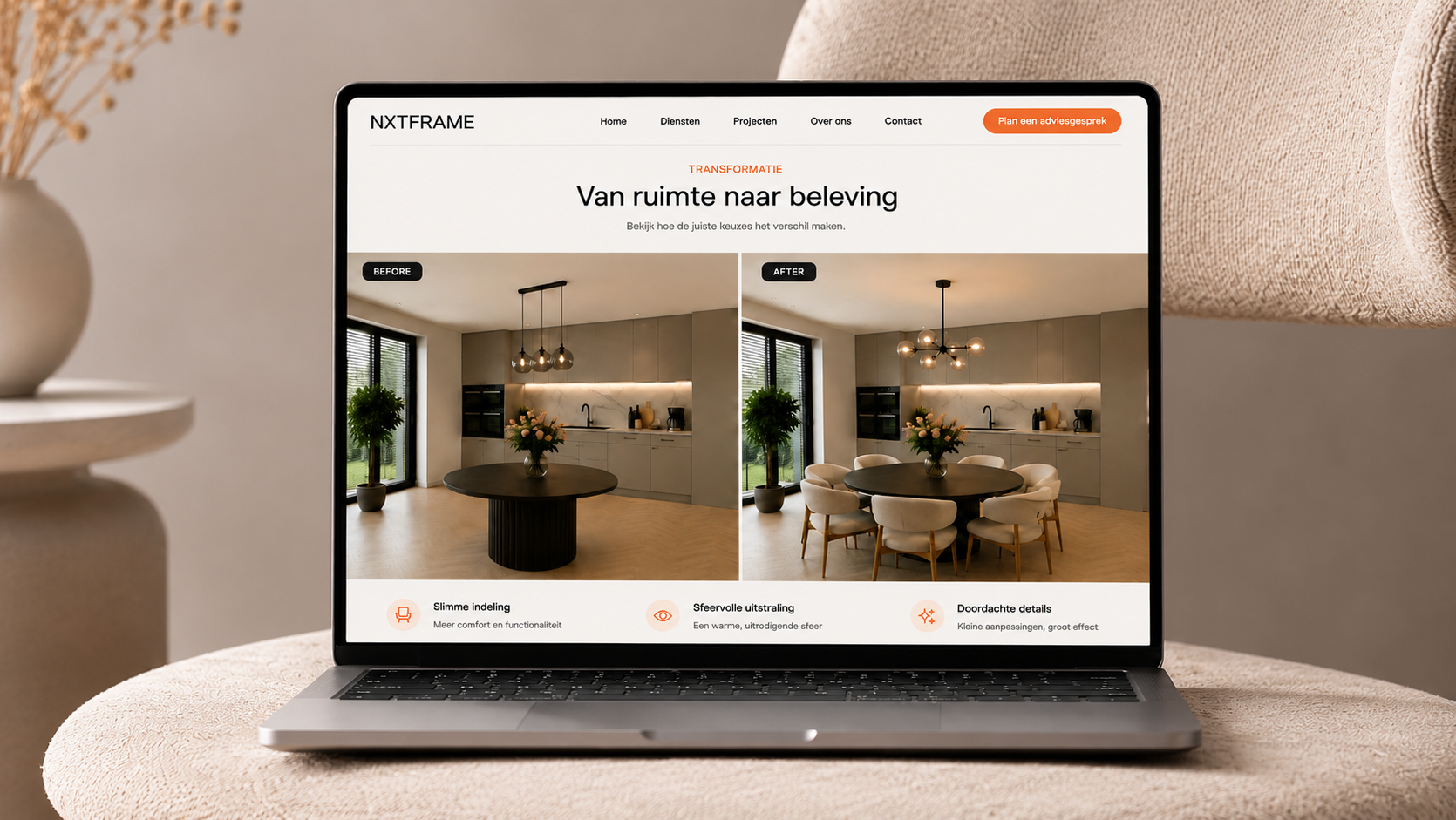 De NXTFRAME-visualizer op een laptop: before/after-transformatie van een keuken