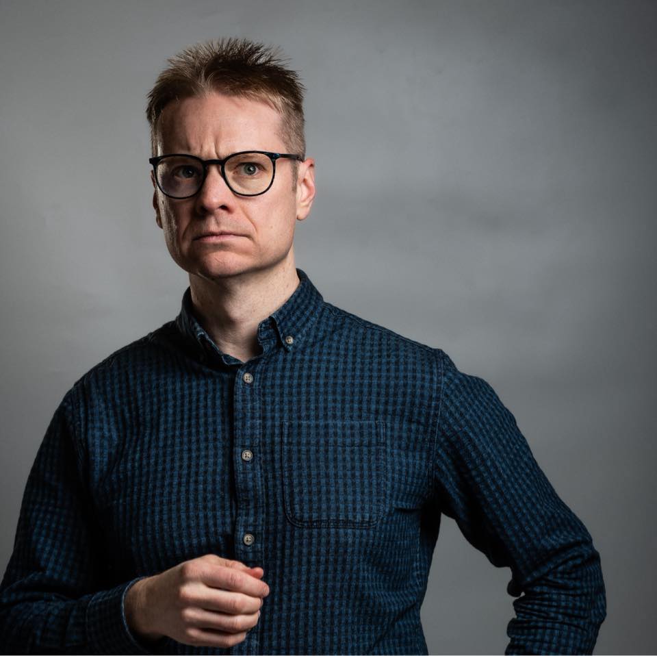 Aaron Troye-White komiker