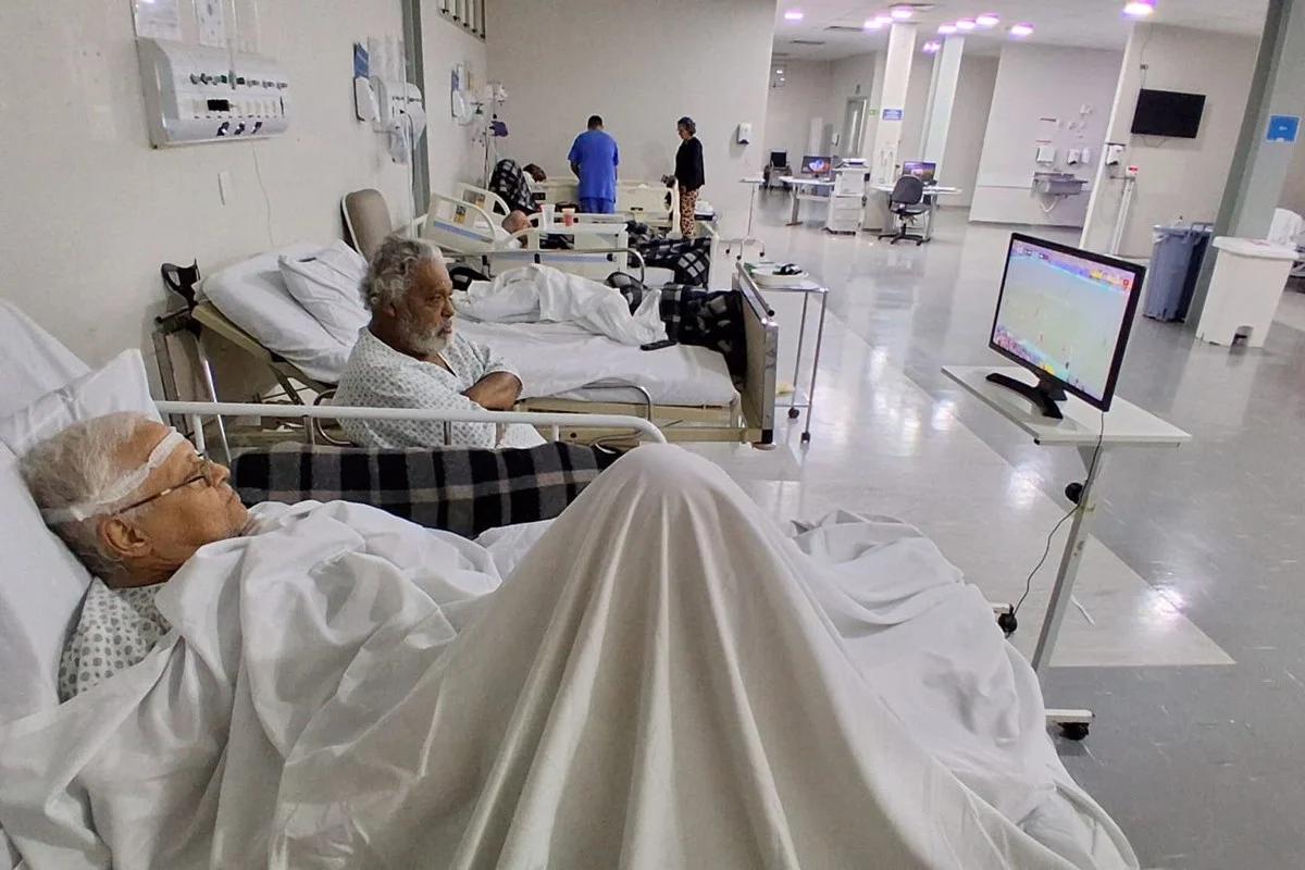 Pacientes de hospitais e UPAs acompanham jogos da Copa do Mundo