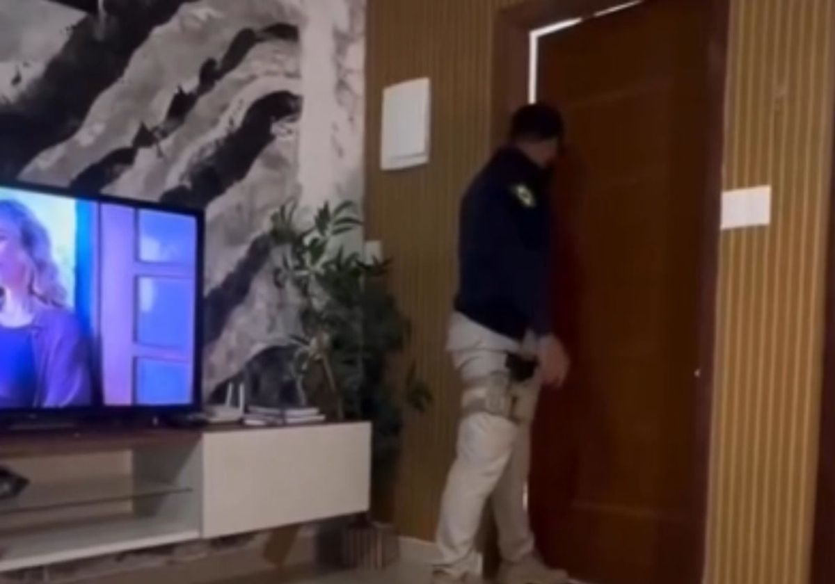 Policial aplica multa à própria esposa por dirigir sem cinto e reação dela viraliza na internet