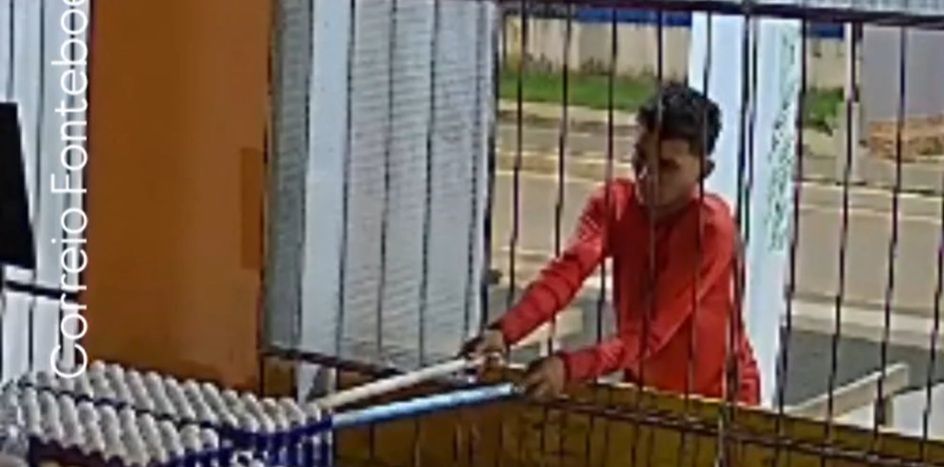 Vídeo: ladrão de ovos é pego furtando cartela de mercadinho no Amazonas para fazer omelete