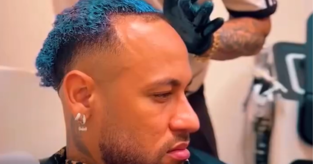 Neymar pintou cabelo de azul? Entenda a polêmica envolvendo o craque
