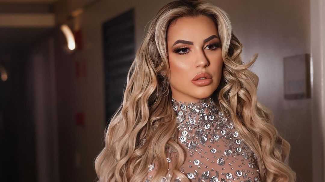 TJSP recusa novo habeas corpus de Deolane Bezerra; influencer segue presa