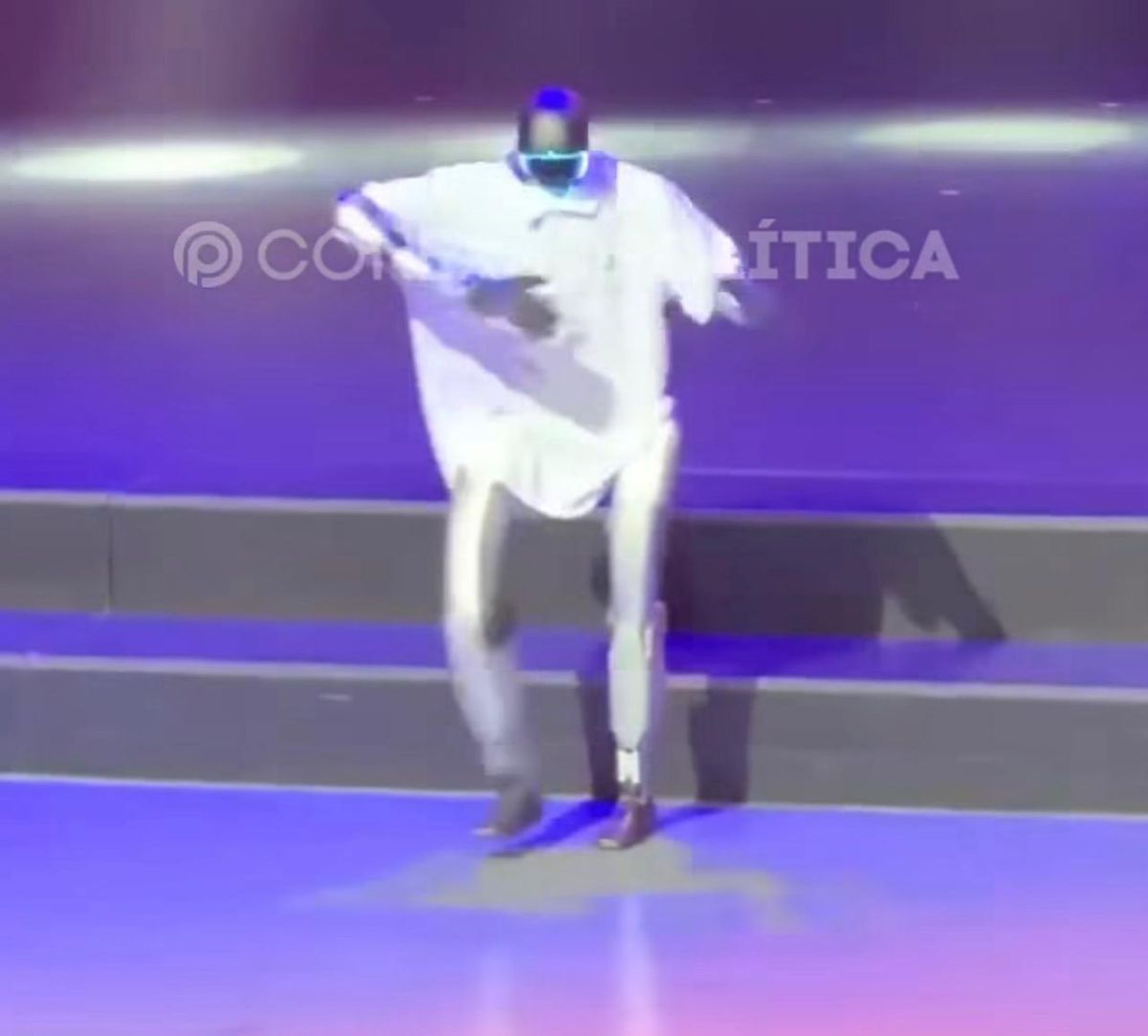 Durante evento, robô humanoide asiático que deveria imitar Michael Jackson comete gafe e vídeo viraliza