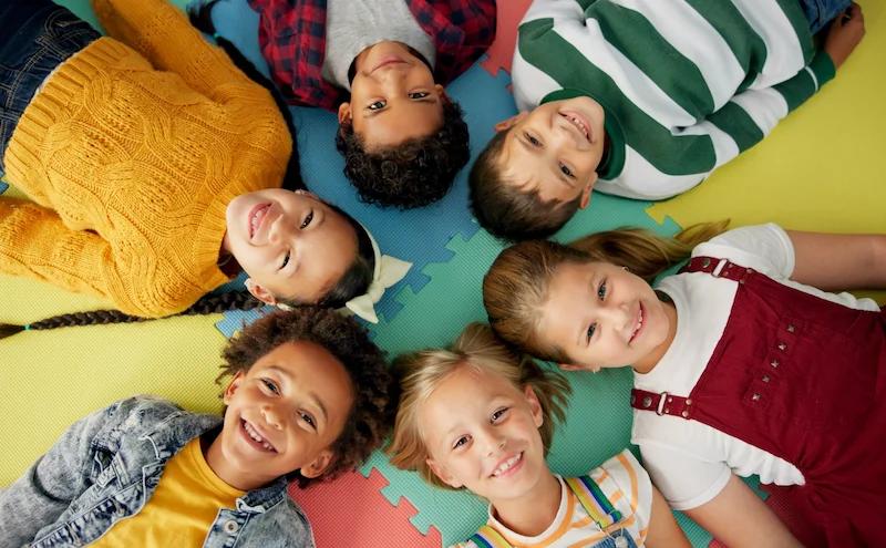 Como o acolhimento escolar impacta no desenvolvimento das crianças?