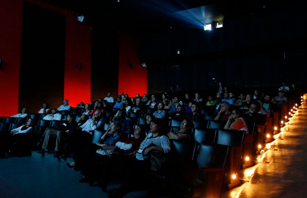 Desigualdade geracional: quanto mais idade, menos acesso a cultura