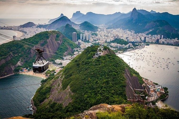 O que o Brasil tem de bom para encantar estrangeiros?
