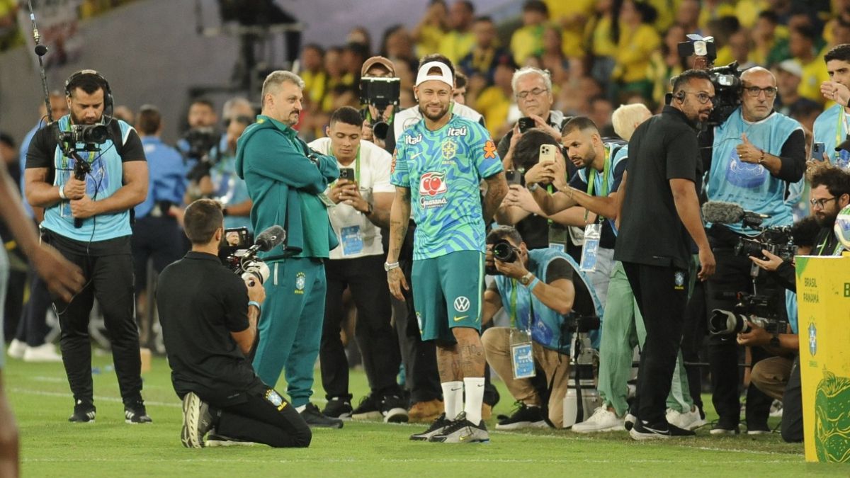 Neymar no Maracanã: veja fotos do craque no aquecimento da Seleção Brasileira