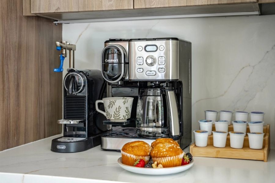 Coffee station with espresso machine