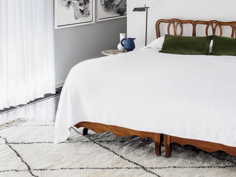 Trellis rug in bedroom. 